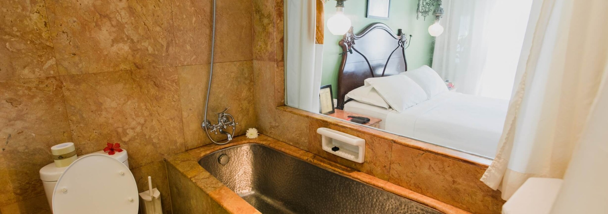 badkamer-superior-deluxe-tugu-malang-balitravel