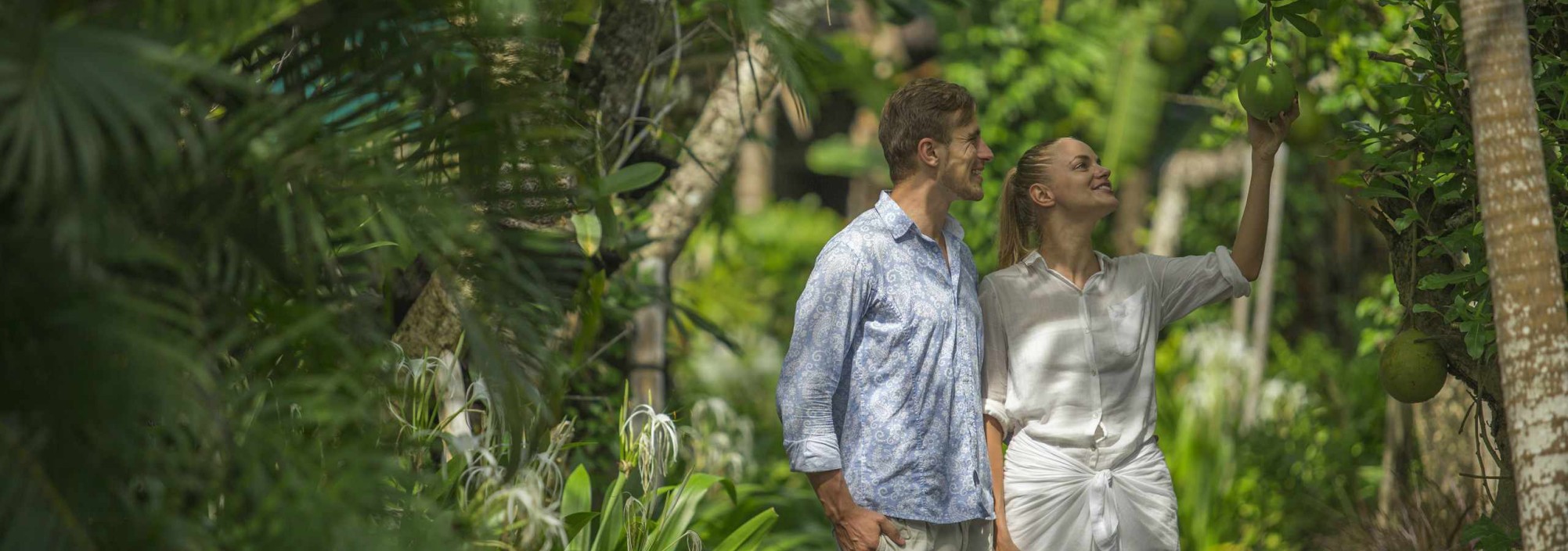 couple-puri-santrian-sanur-balitravel