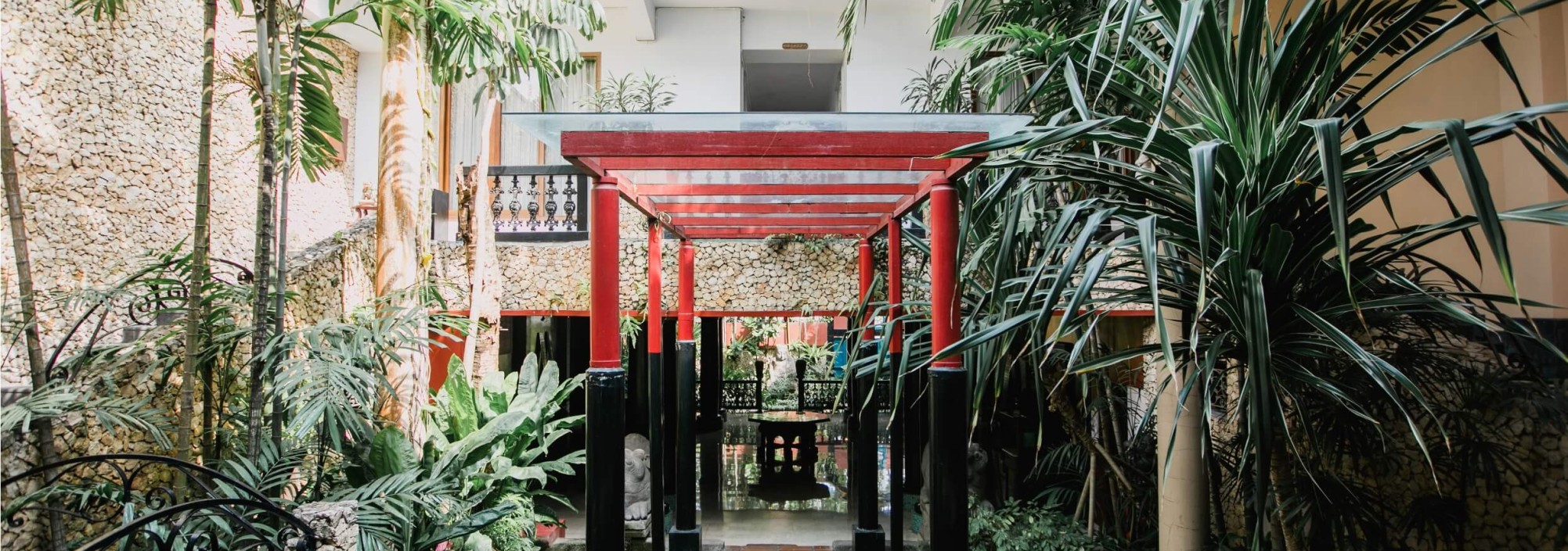 exterior-tugu-malang-java-balitravel