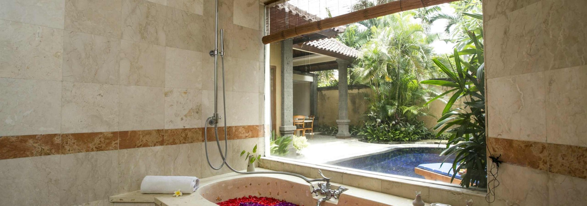 flower-bath-parigata-villas-resort-bali-travel