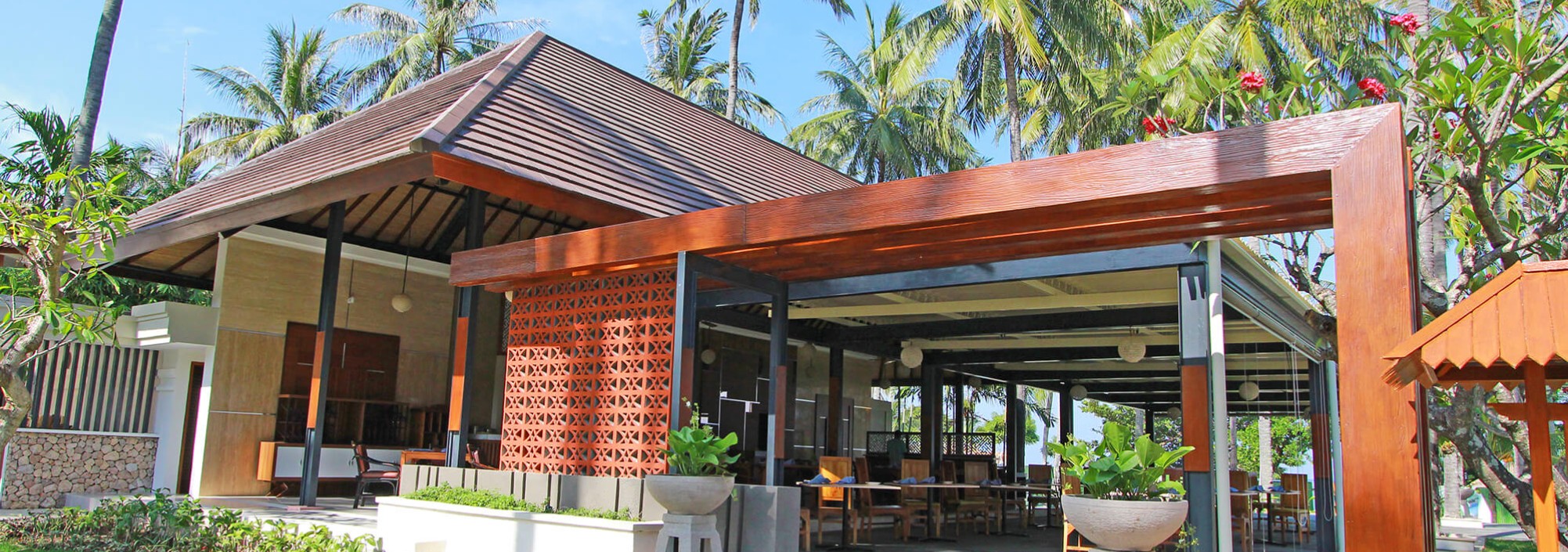 holiday-resort-senggigi-lombok-bali-travel