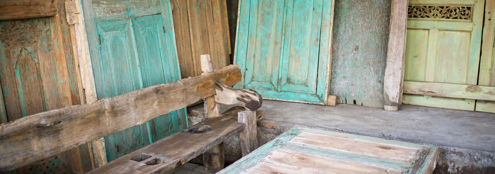 houtsnijwerk-dorp-mas-balitravel-1