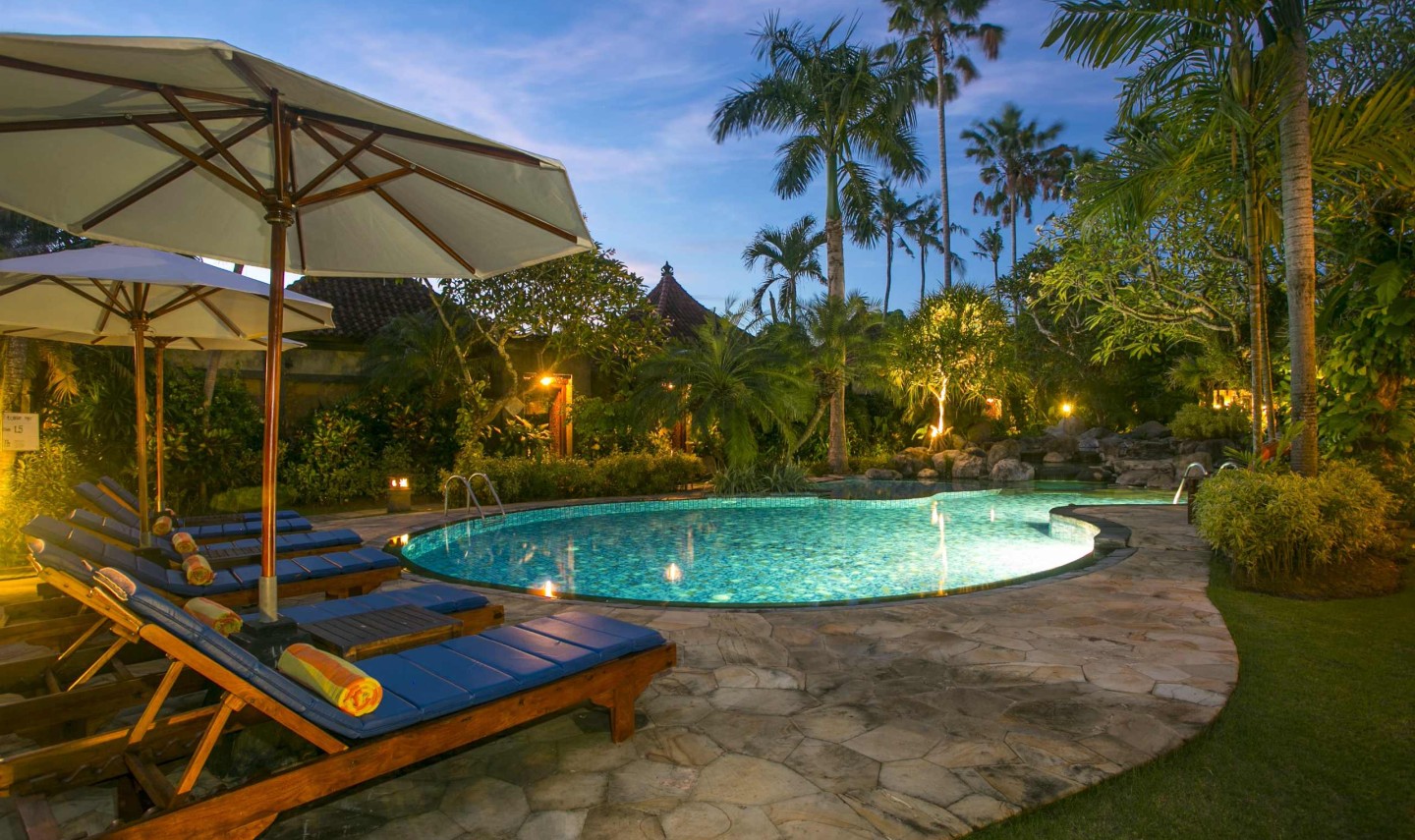 main-pool-parigata-villas-resort-bali-travel