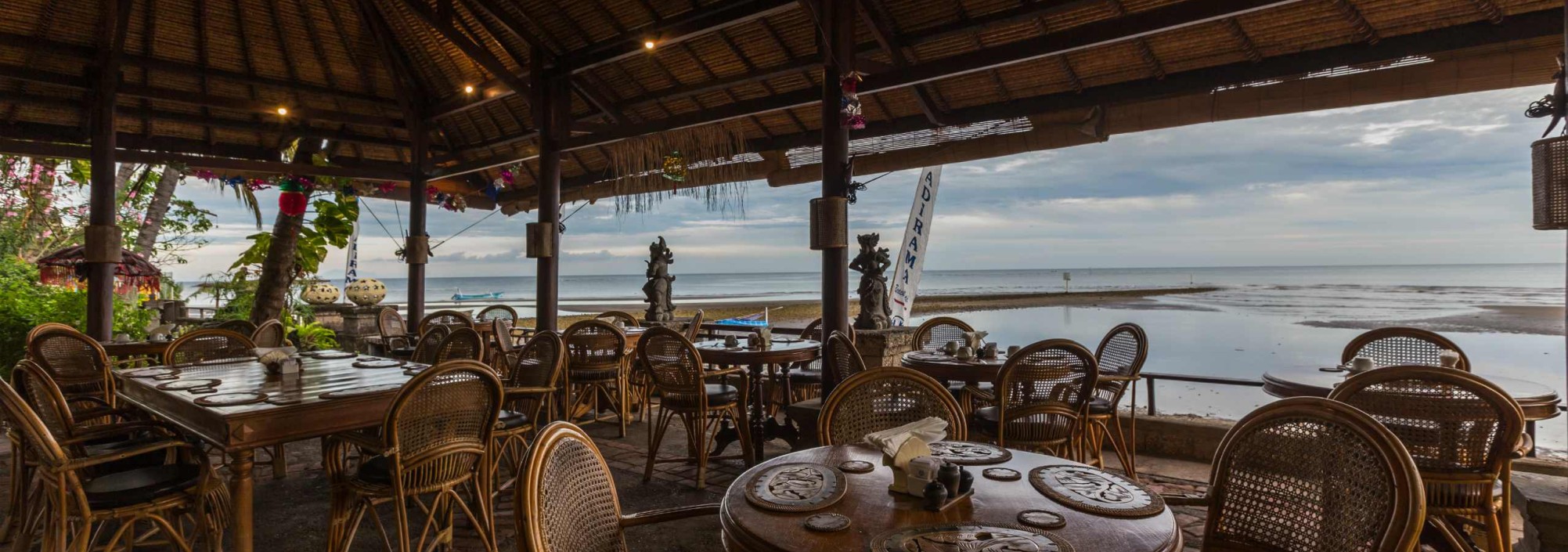 restaurant-adirama-beach-hotel-lovina-balitravel