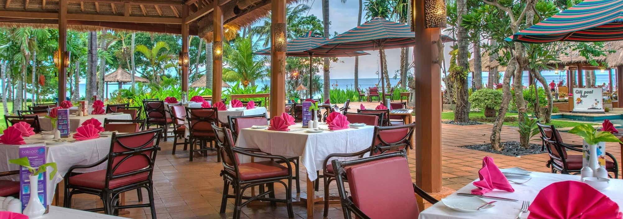 restaurant-holiday-resort-lombok-senggigi-balitravel