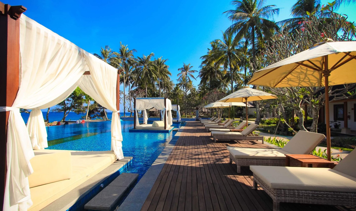 zwembad-pool-holiday-resort-lombok-2