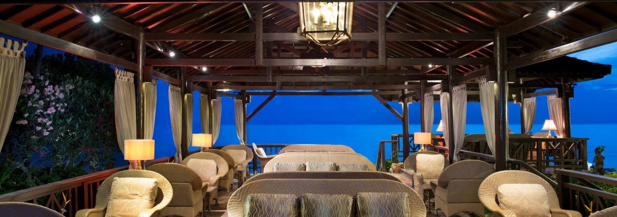 11-sunset-bar-sheraton-lombok