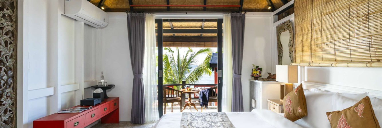 amed-cottage-balcony-balitravel