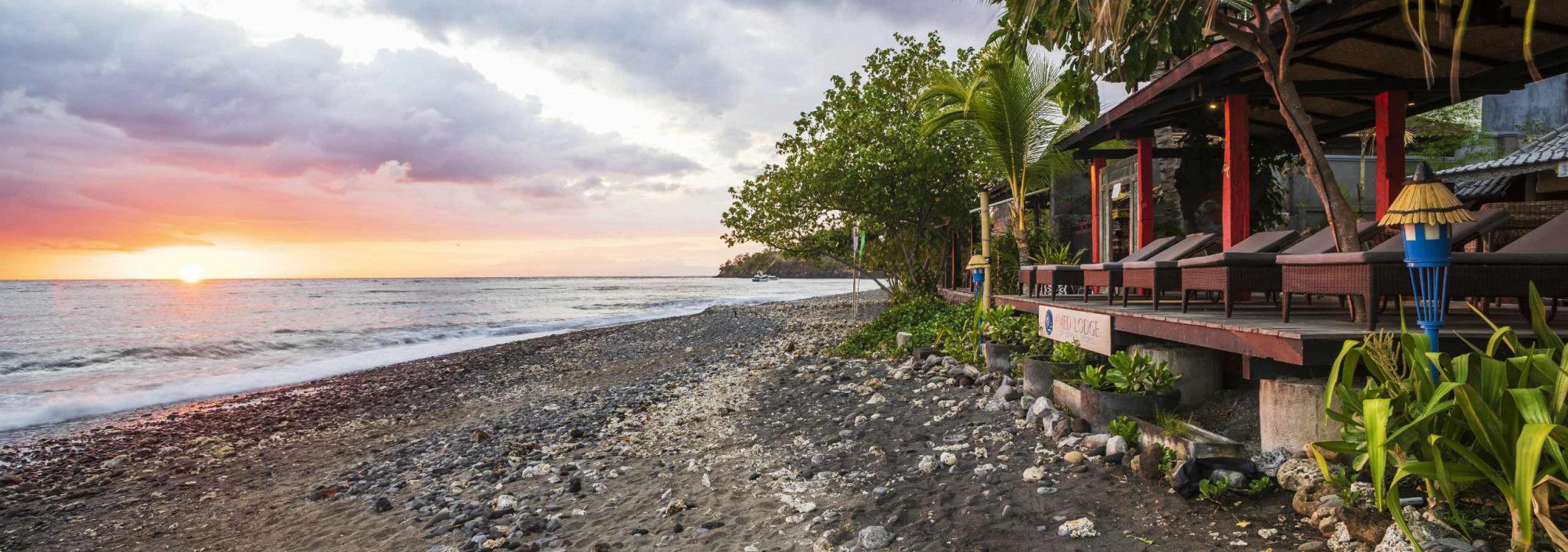 amed-lodge-strand-balitravel