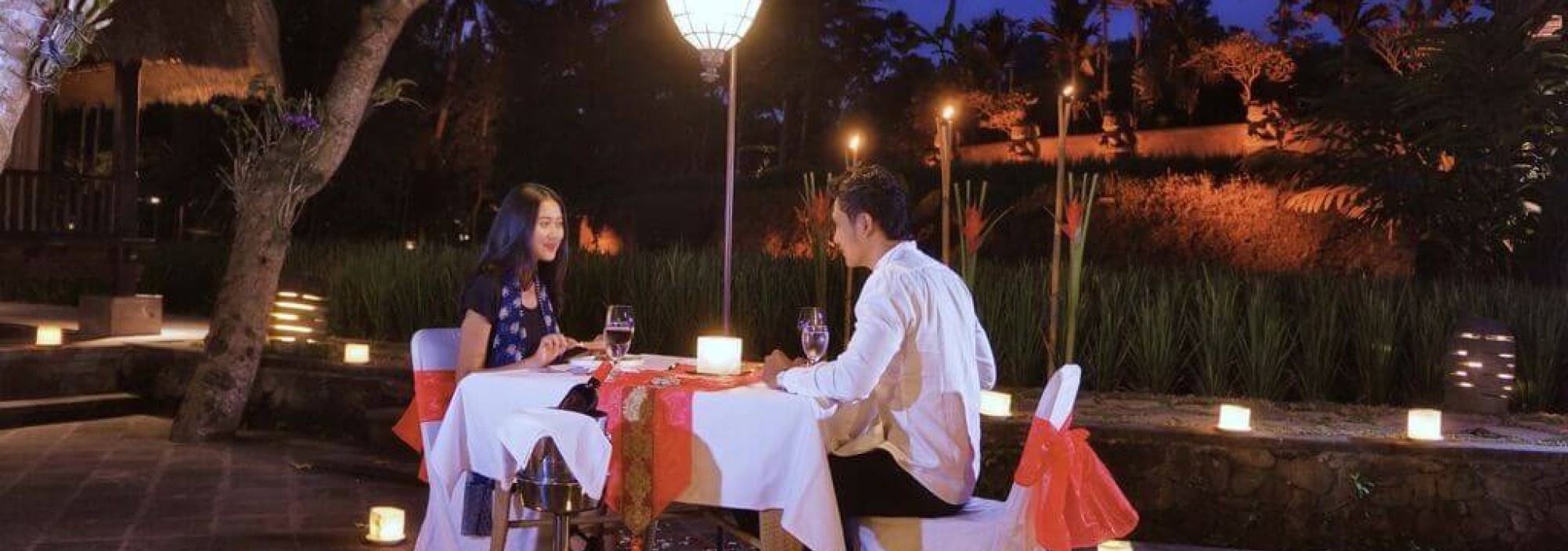 arma-resort-luxe-diner-romantisch-ubud-balitravel