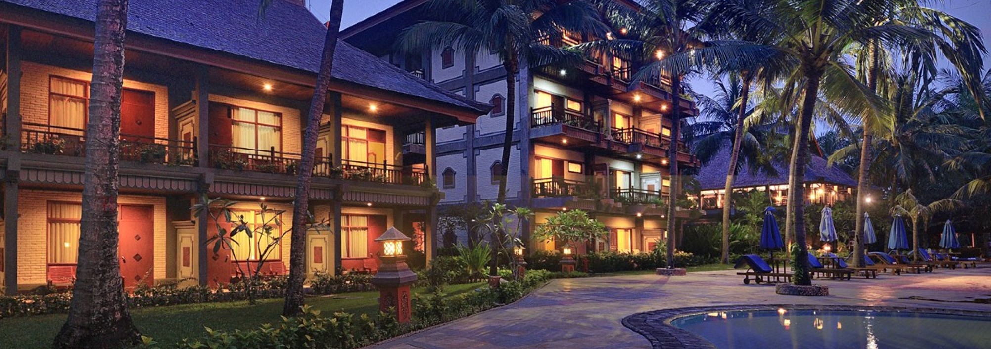 avond-pool-the-jayakarta-lombok-resort-senggigi