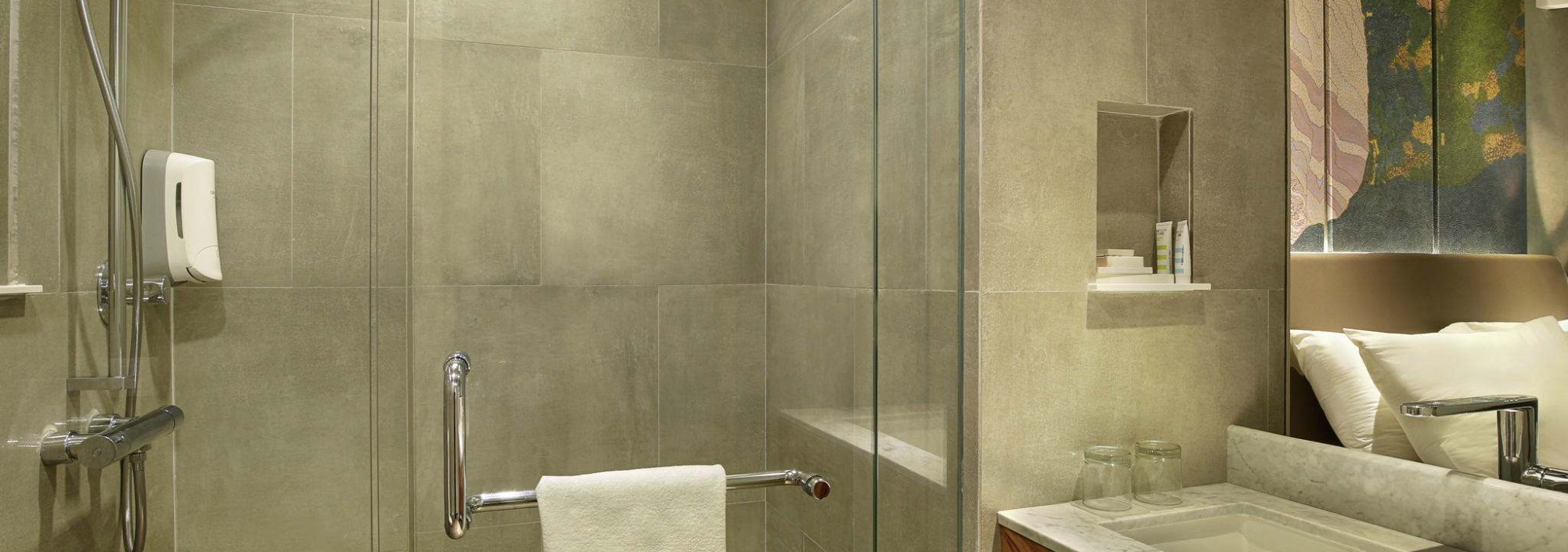 badkamer-standaard-mercure-kuta-balitravel