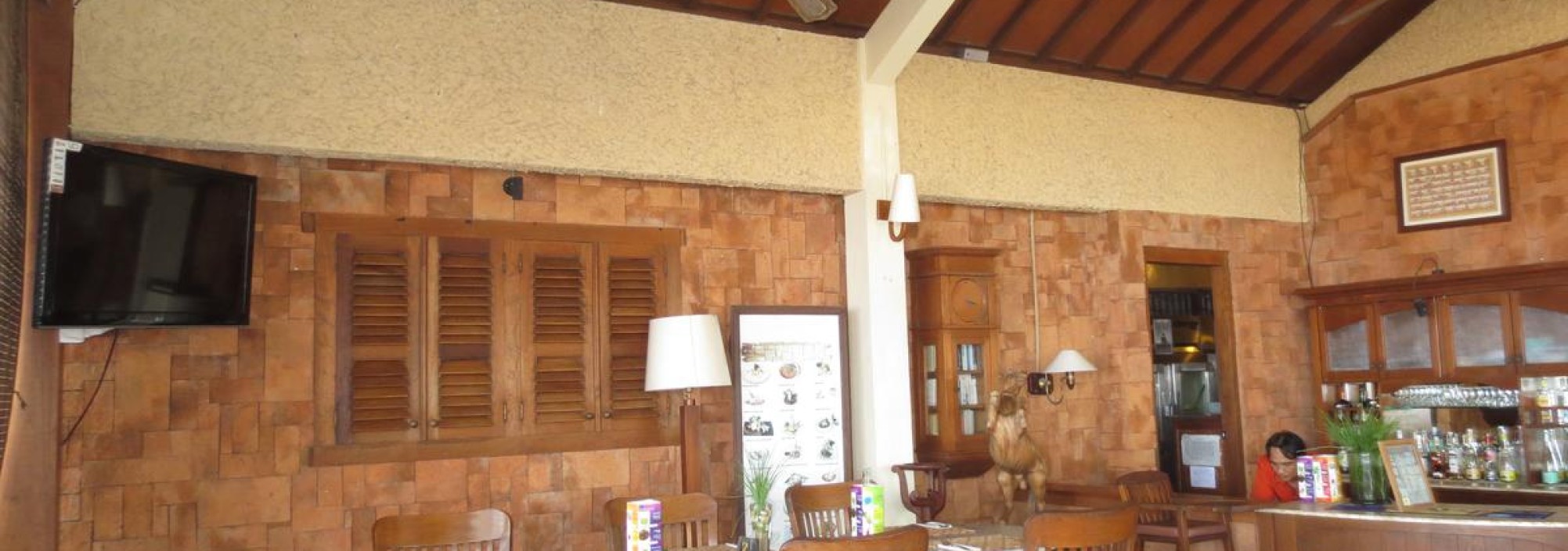 bar-besakih-beach-hotel-sanur