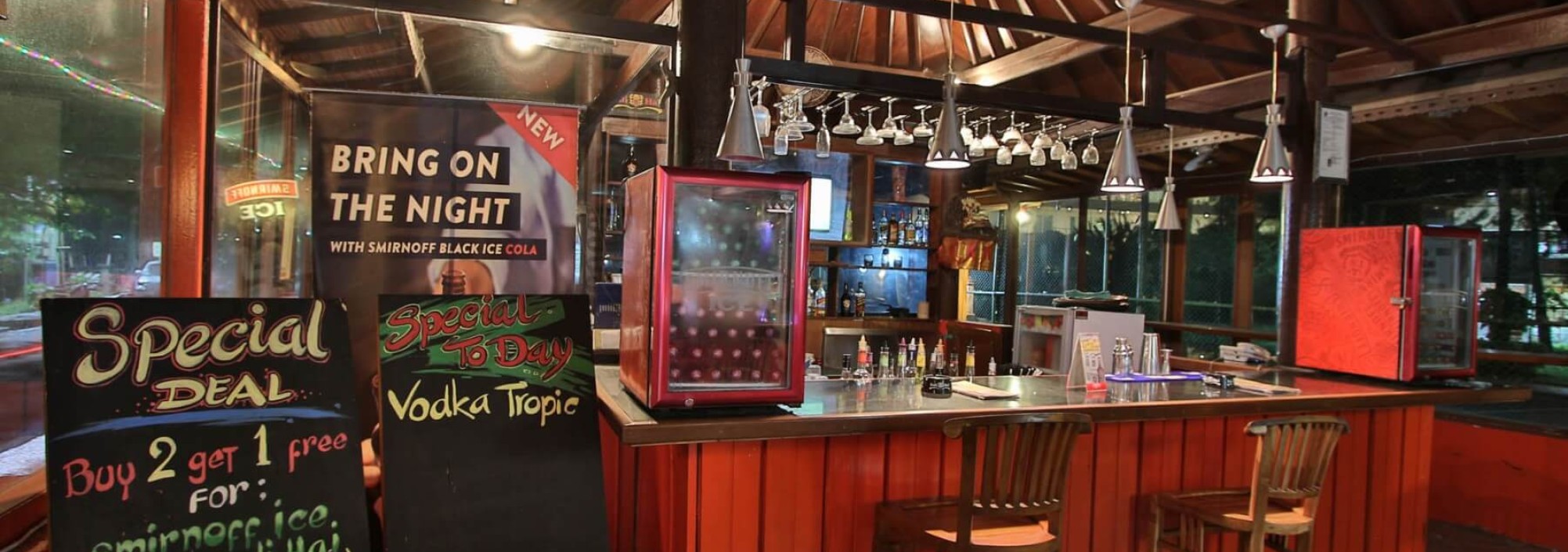 bar-the-jayakarta-bali-beach-resort-balitravel