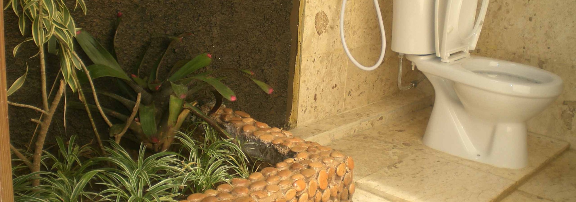 bathroom-ijen-cliff-resort-java-balitravel