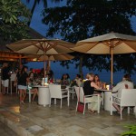beach-dining-the-lovina-balitravel