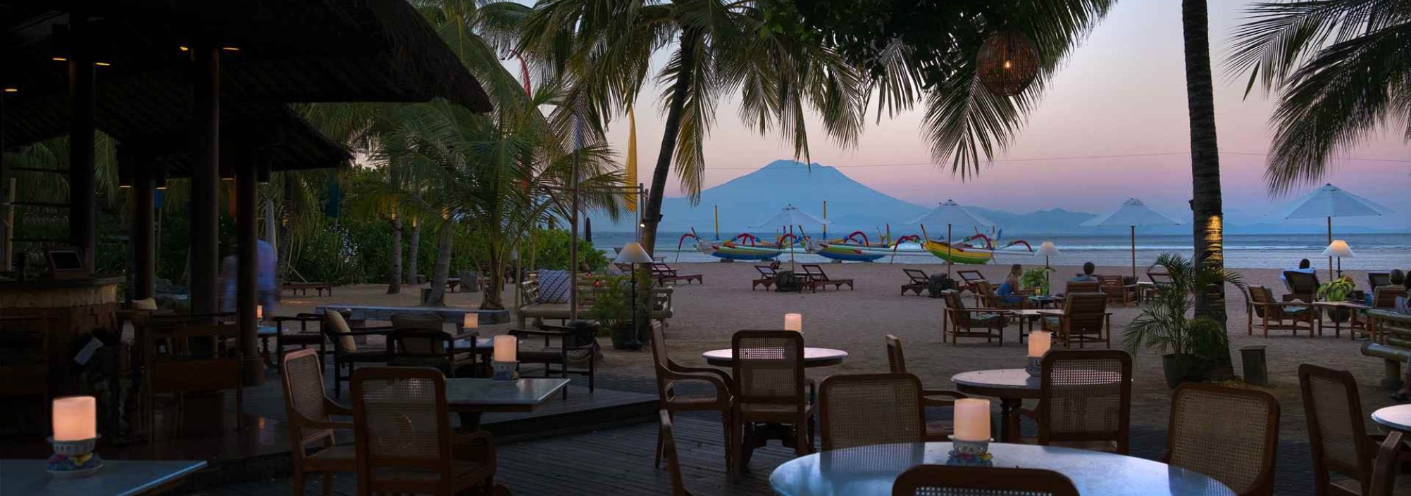 beach-restaurant-balitravel