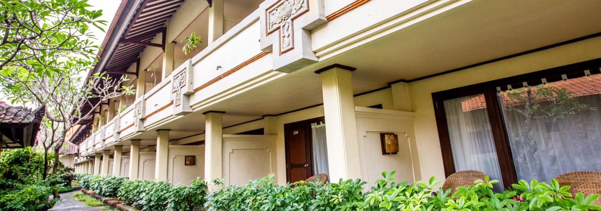 besakih-beach-hotel-balitravel