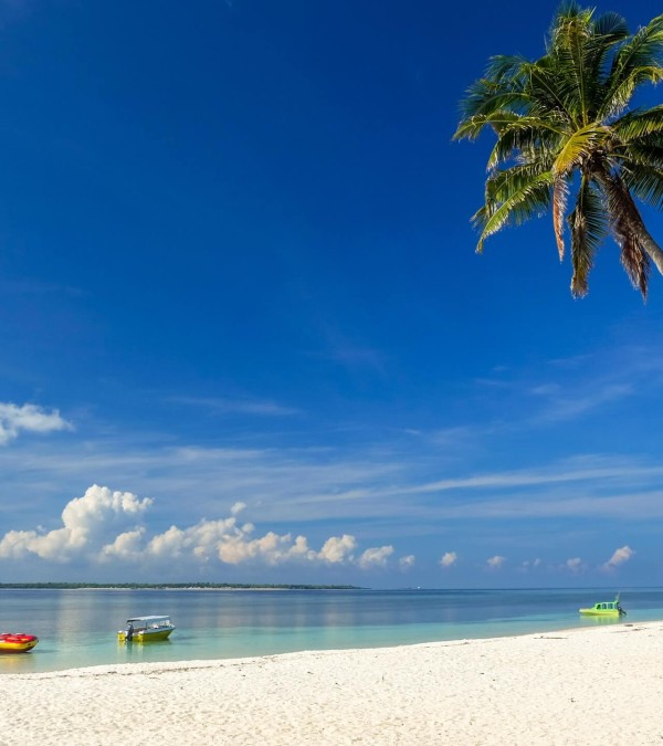 bira-beach-sulawesi-balitravel