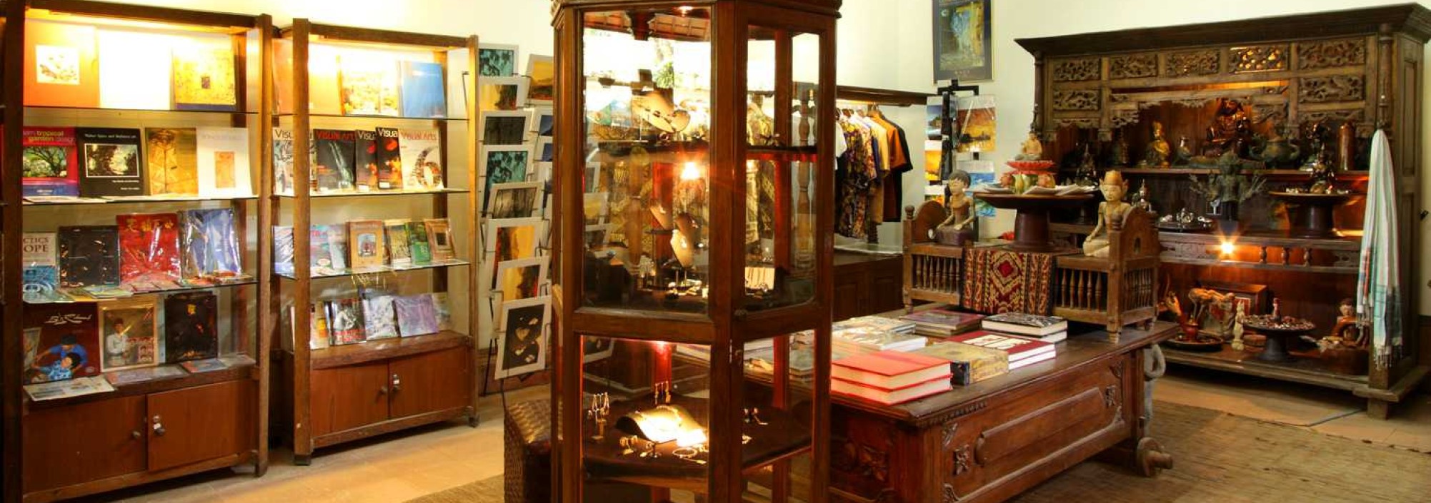 bookshop-arma-resort-balitravel