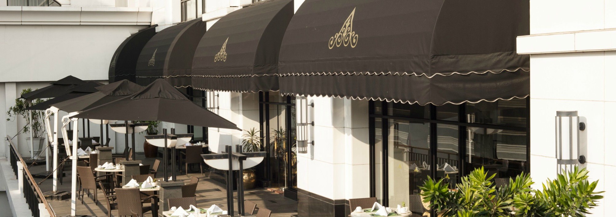 buiten-restaurant-the-papandayan-bandung-balitravel