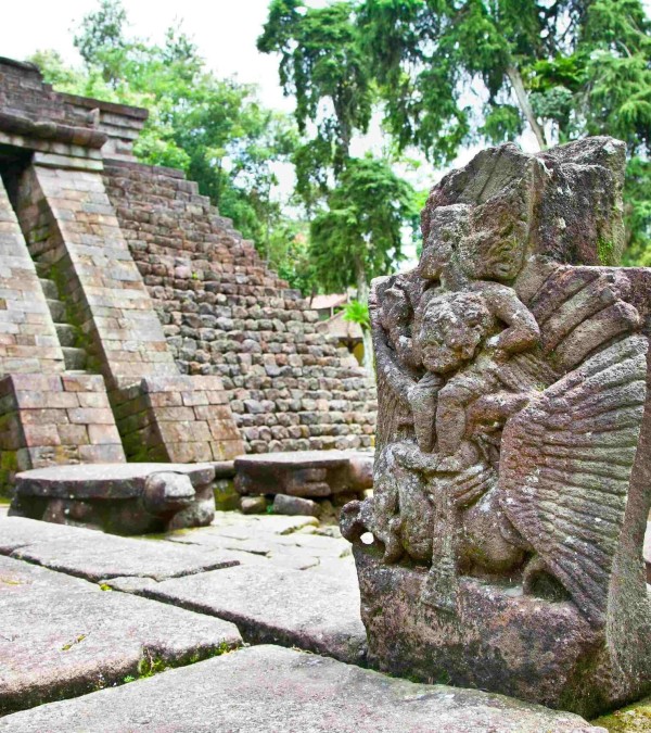 candi-sukuh-tempel-solo-java-balitravel