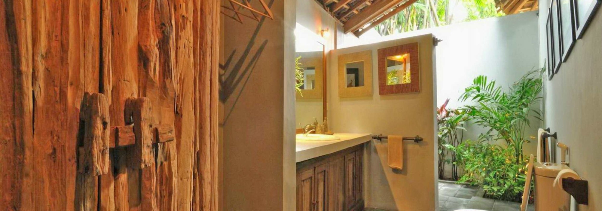 d-omah-badkamer-yogyakarta-balitravel