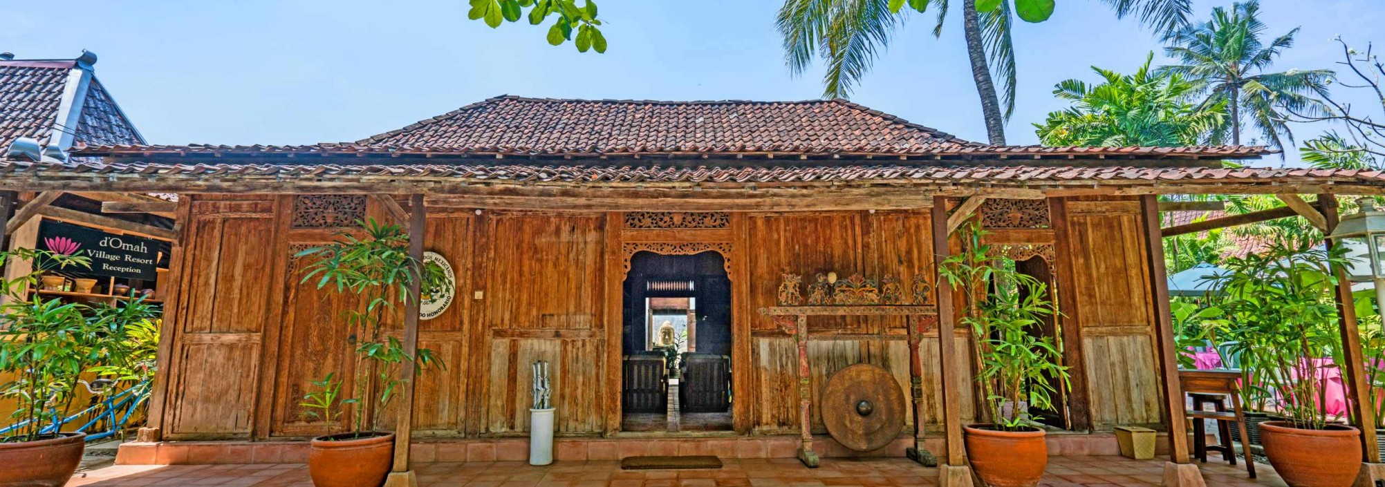 d-omah-yogyakarta-front-balitravel