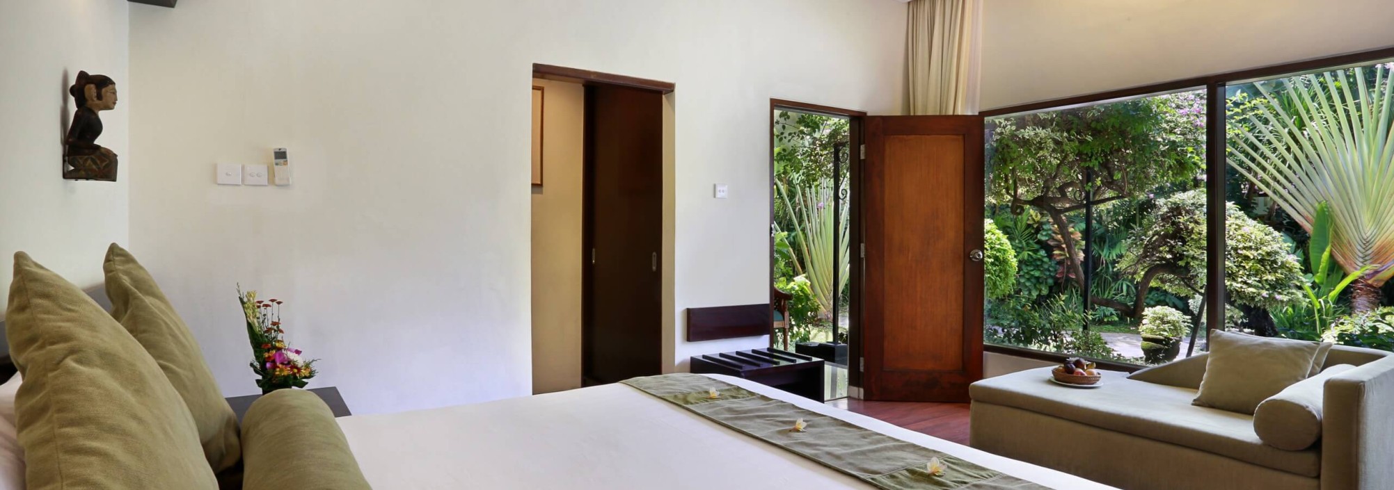 deluxe-bungalow-respati-bali-sanur-balitravel