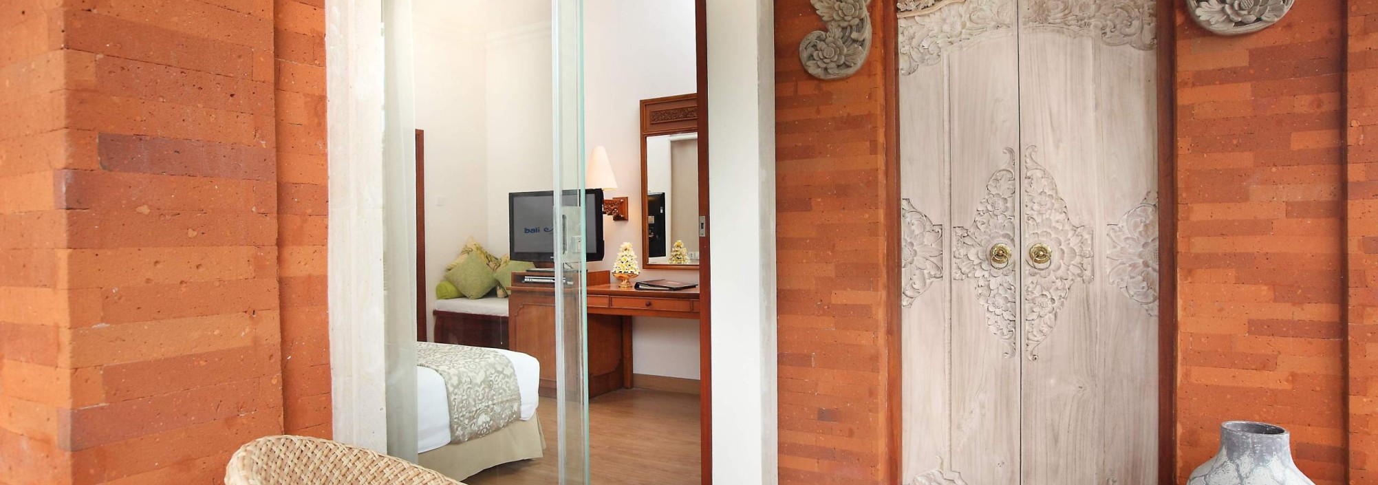 deluxe-cottage-bali-mandira-beach-resort-balitravel