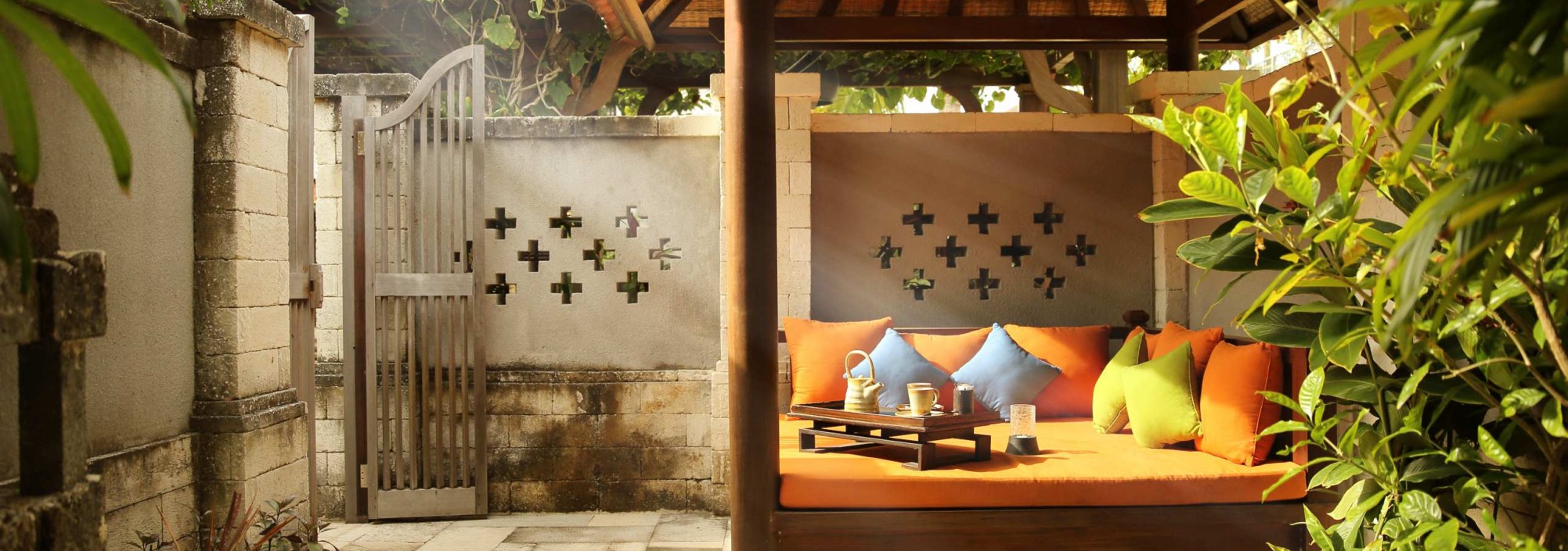 deluxe-garden-suite-gazebo-sudamala-sanur-balitravel