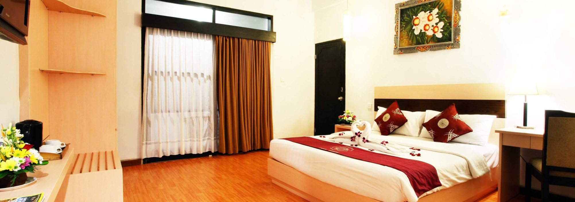 deluxe-kamer-puri-saron-resort-seminyak-balitravel