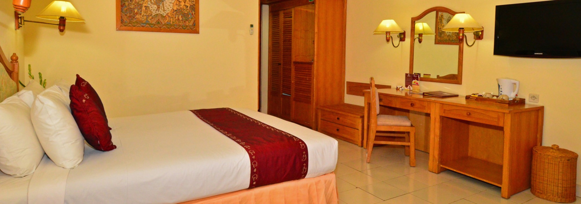 deluxe-room-inna-sindhu-hotel-balitravel-1