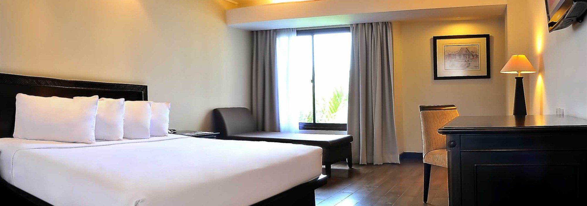 deluxe-runner-santika-cirebon-balitravel