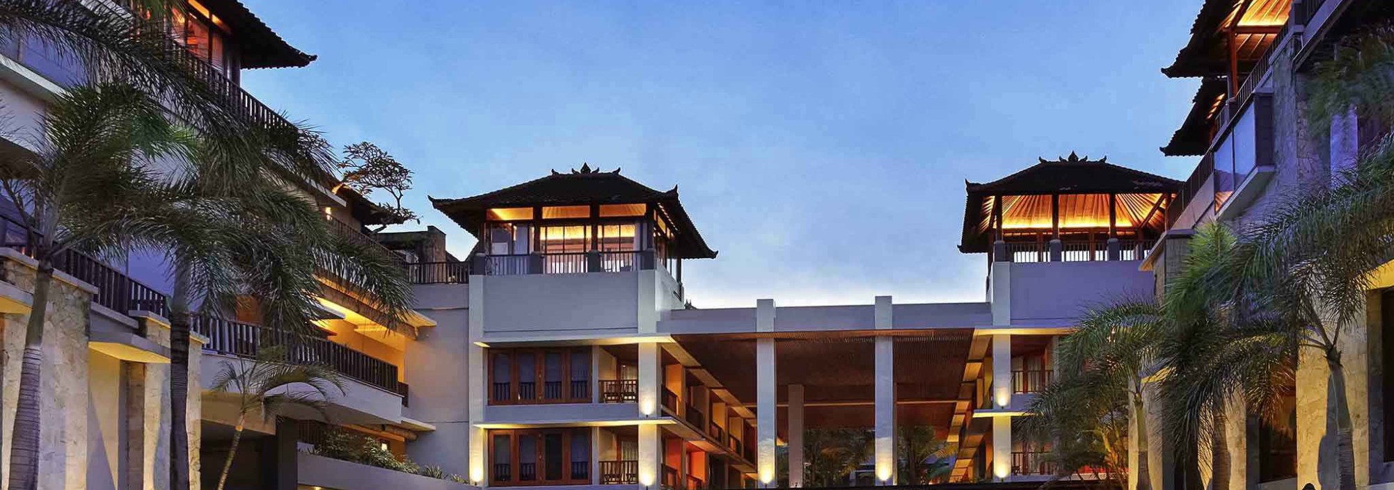 entree-mercure-kuta-balitravel