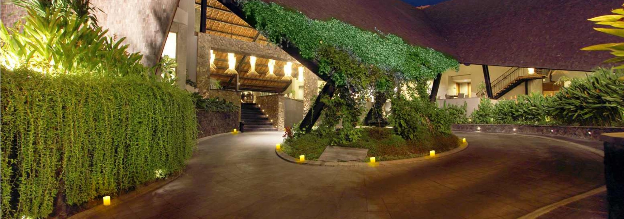 entree-oasis-lagoon-resort-sanur-balitravel