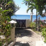 entree-zee-kembali-beach-bungalows-amed-balitravel