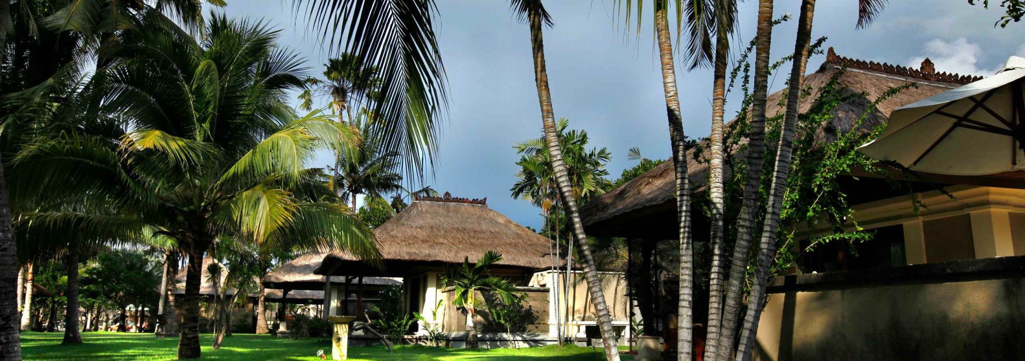 exterior-puri-bagus-lovina-balitravel