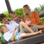 family-beach-holidayinn-baruna-tuban-balitravel