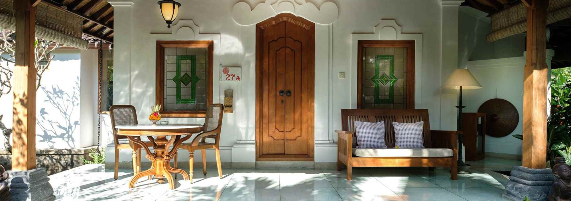 family-bungalow-tandjung-sari-bali-travel