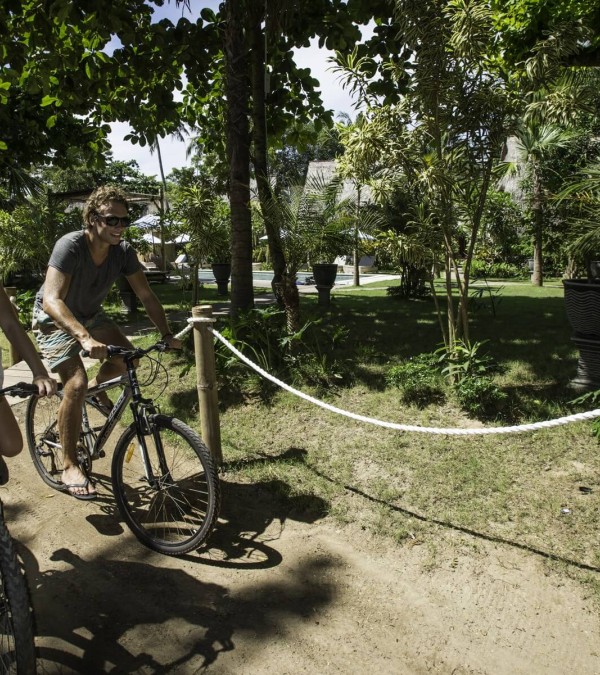 fietsen-nusa-lembongan-bali-travel-1