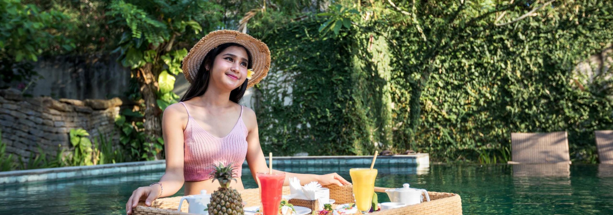 floating-breakfast-radha-phala-ubud-balitravel-1