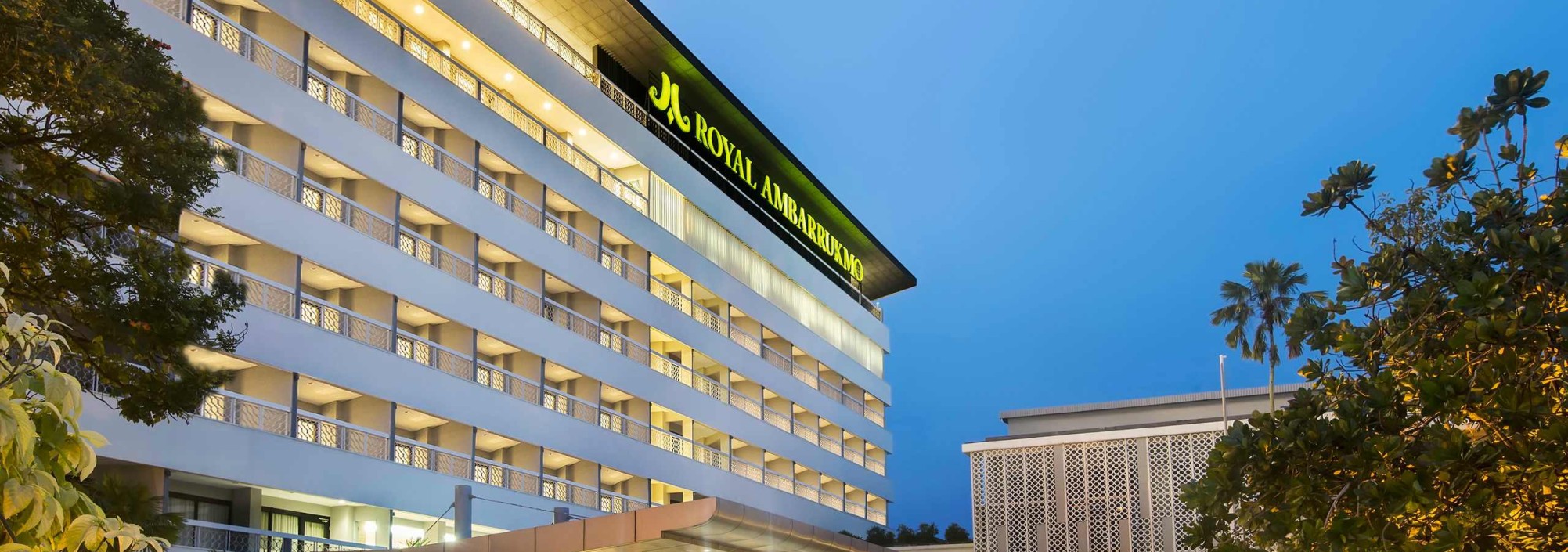 front-royal-ambarrukmo-yogyakarta