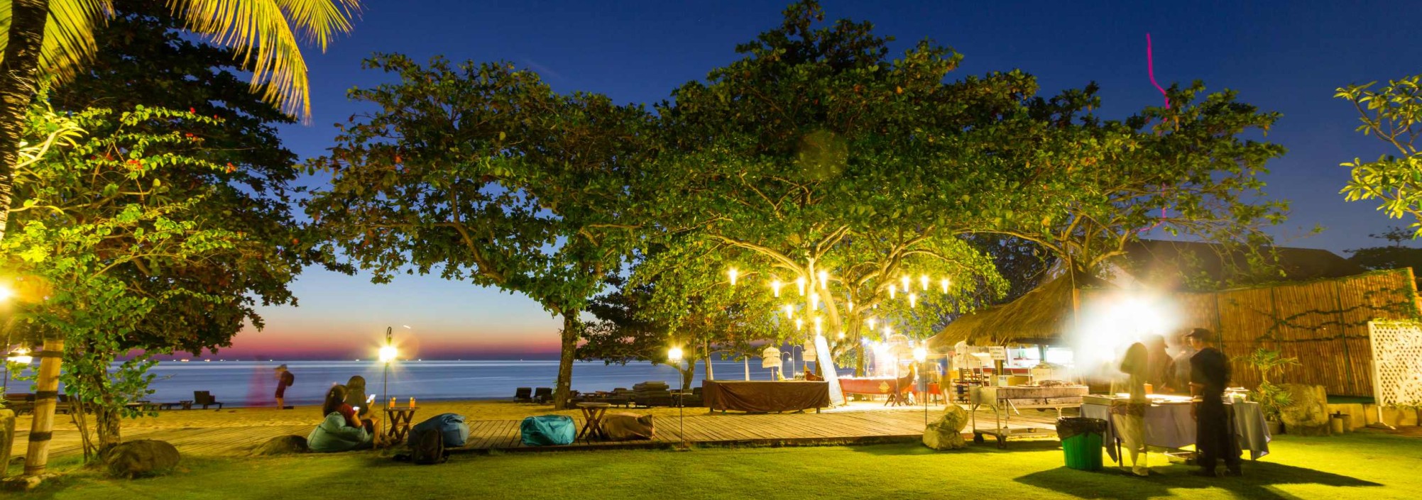 garden-night-keraton-jimbaran-resort-balitravel