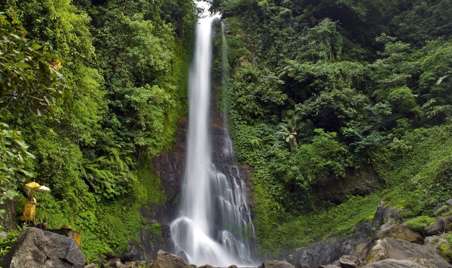 git-git-waterval-op-bali