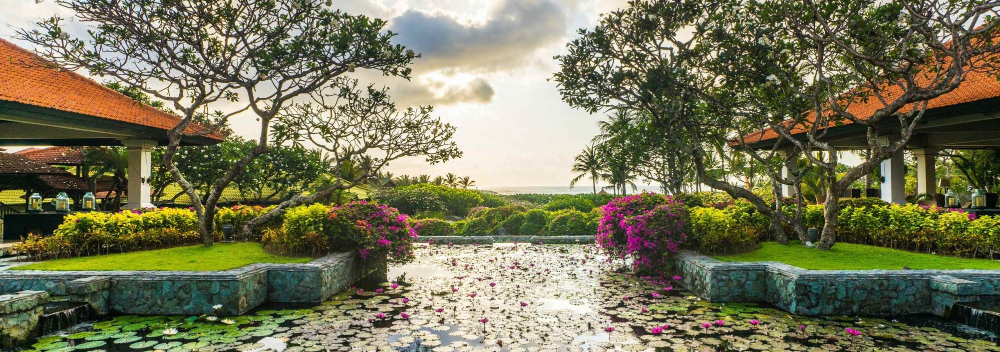 grand-hyat-nusa-dua-vijver-balitravel