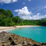 green-bay-beach-teluk-hijau-banyuwangi-oost-java