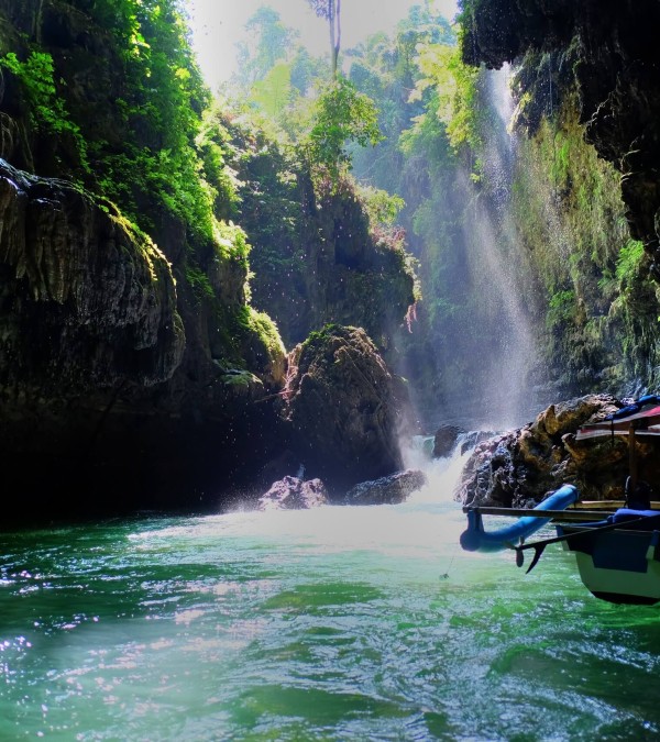green-canyon-natuur-pangandaran-java