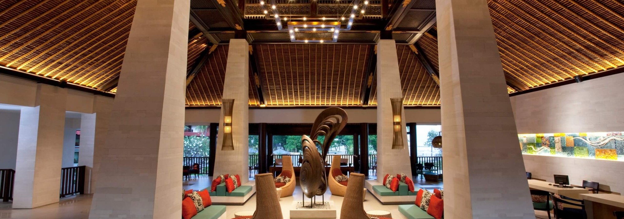 holidayinn-baruna-lobby-bali-travel-2