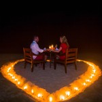 honeymoon-romantic-dinner-keraton-jimbaran-balitravel